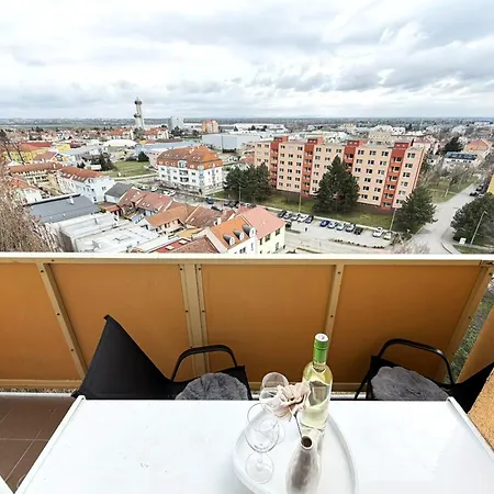 Sky View 10 Patro * Břeclav