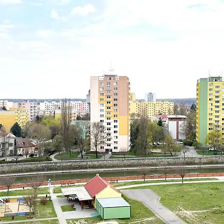 Sky View 10 Patro アパート Břeclav